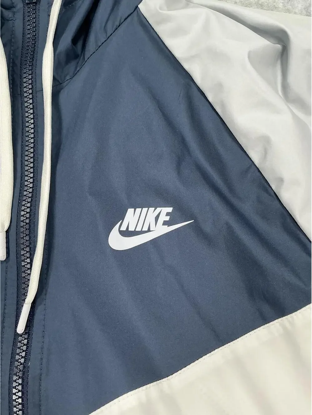 Nike Vikings Colorblock Windbreaker Jacket with Hood (470)‎